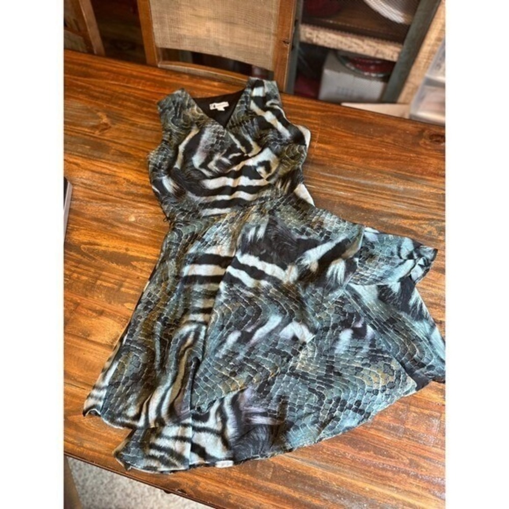 Leslie‎ Fay Dress Animal Print Sleeveless Ruffle Lightweight Size 8